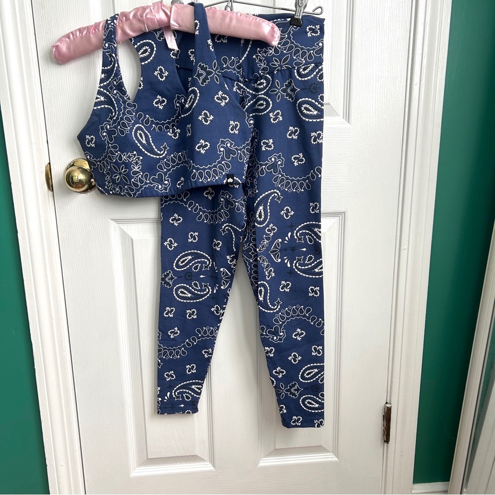 Booty by Brabants Bandanna Blue Top/Legging Active Set